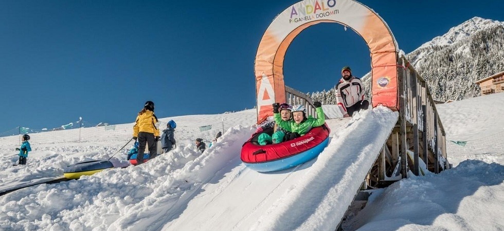 Discese in gommoni, laboratori al Bibligloo e skipass scontati